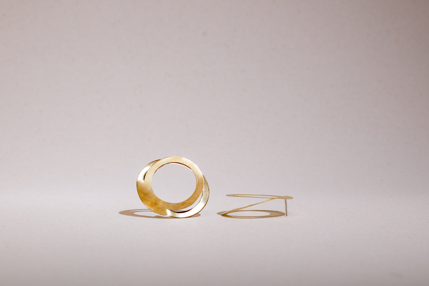 O2 earrings