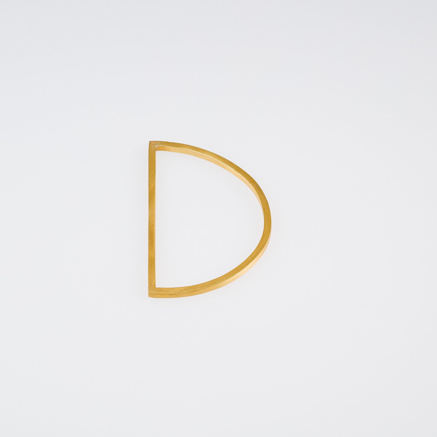 D-shaped earring