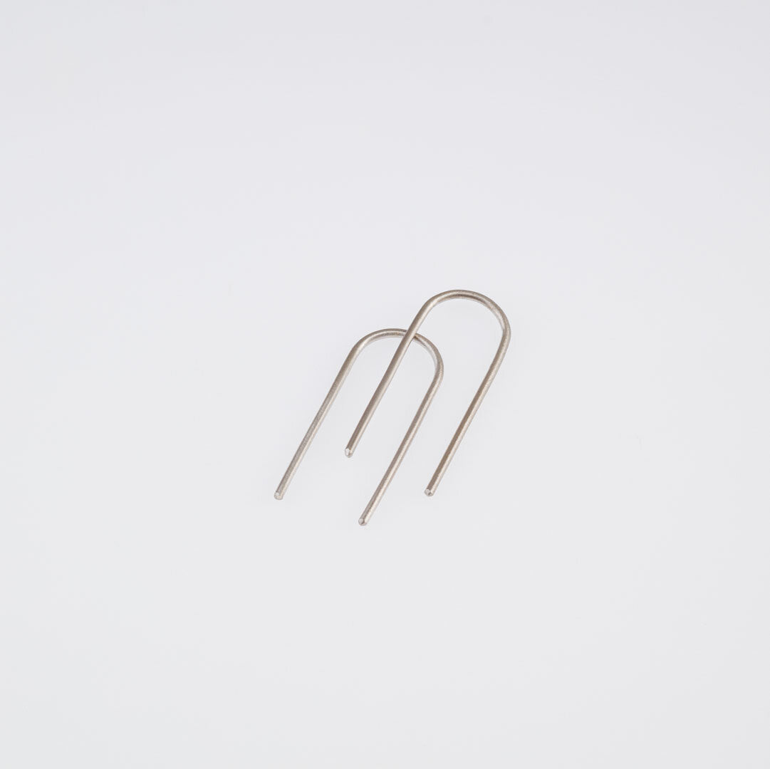 U earrings