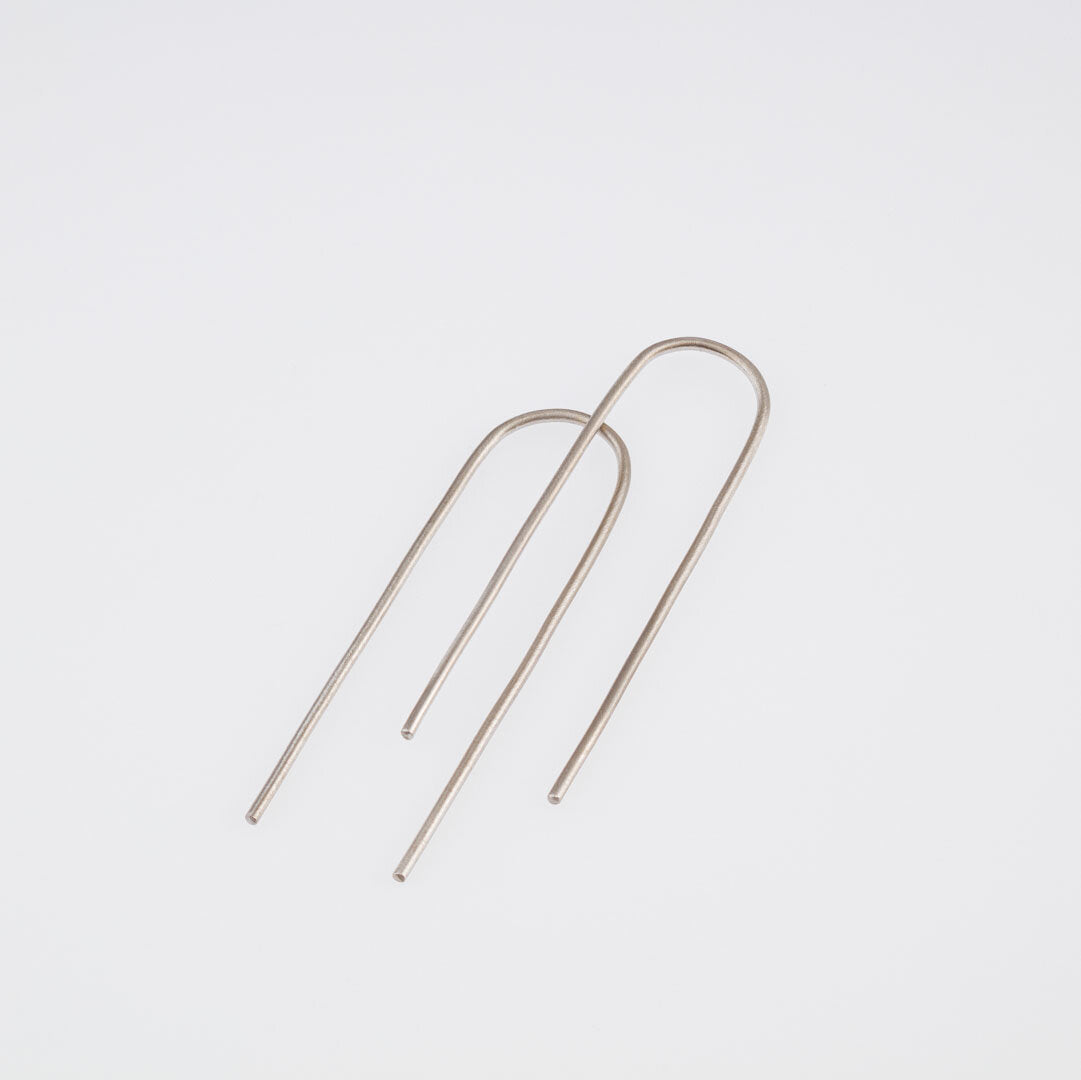 U earrings