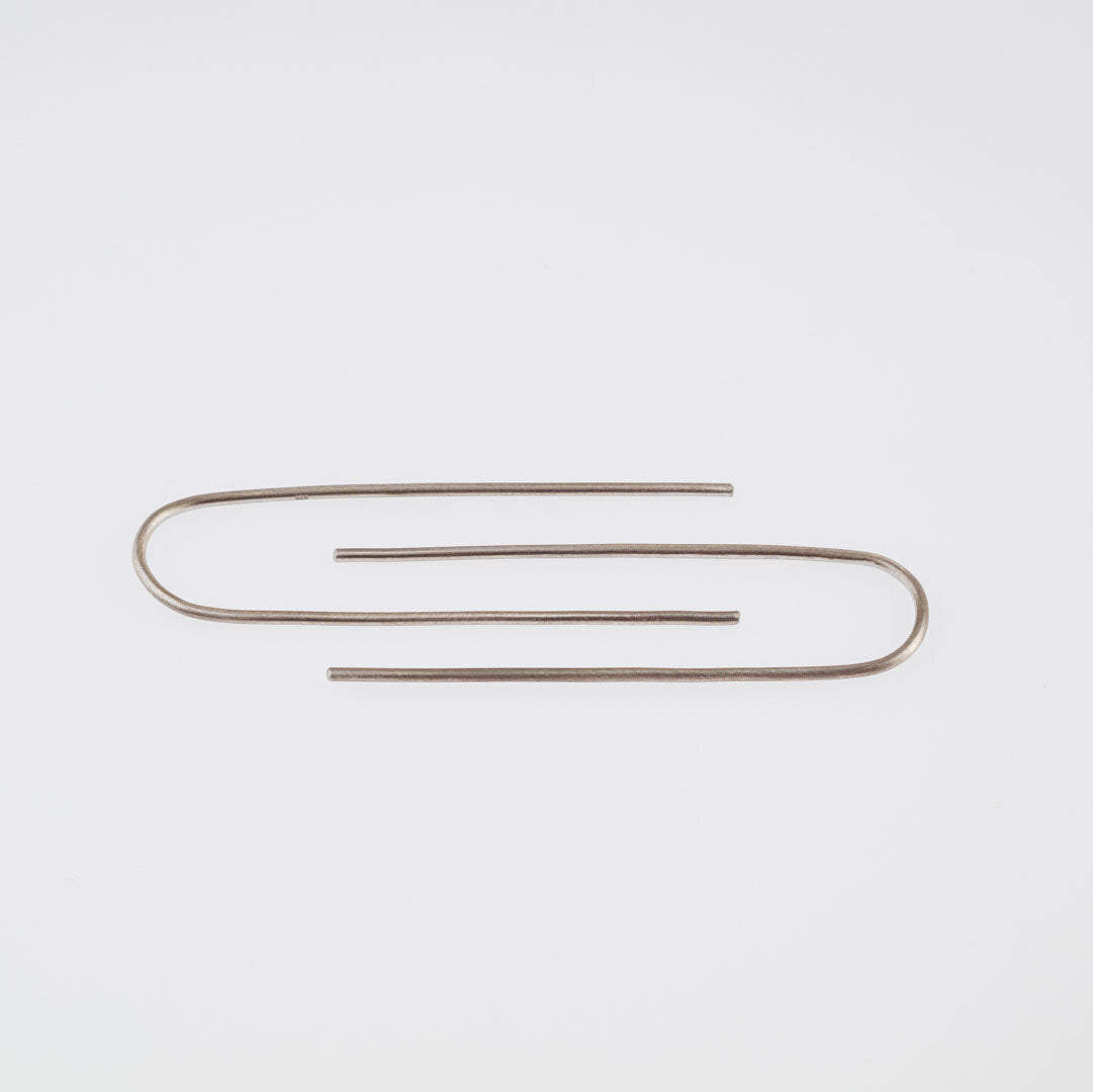 U earrings
