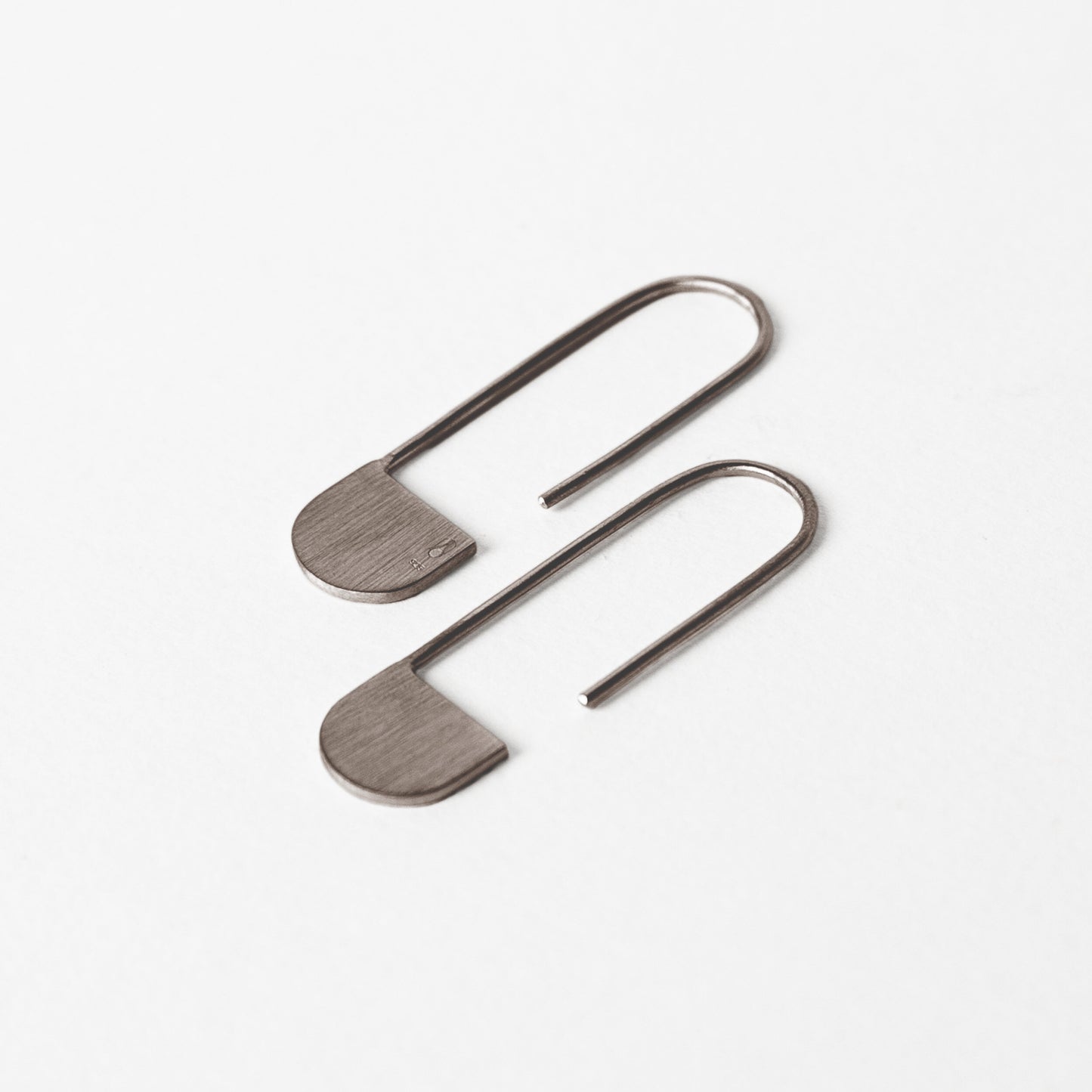 D Long earrings