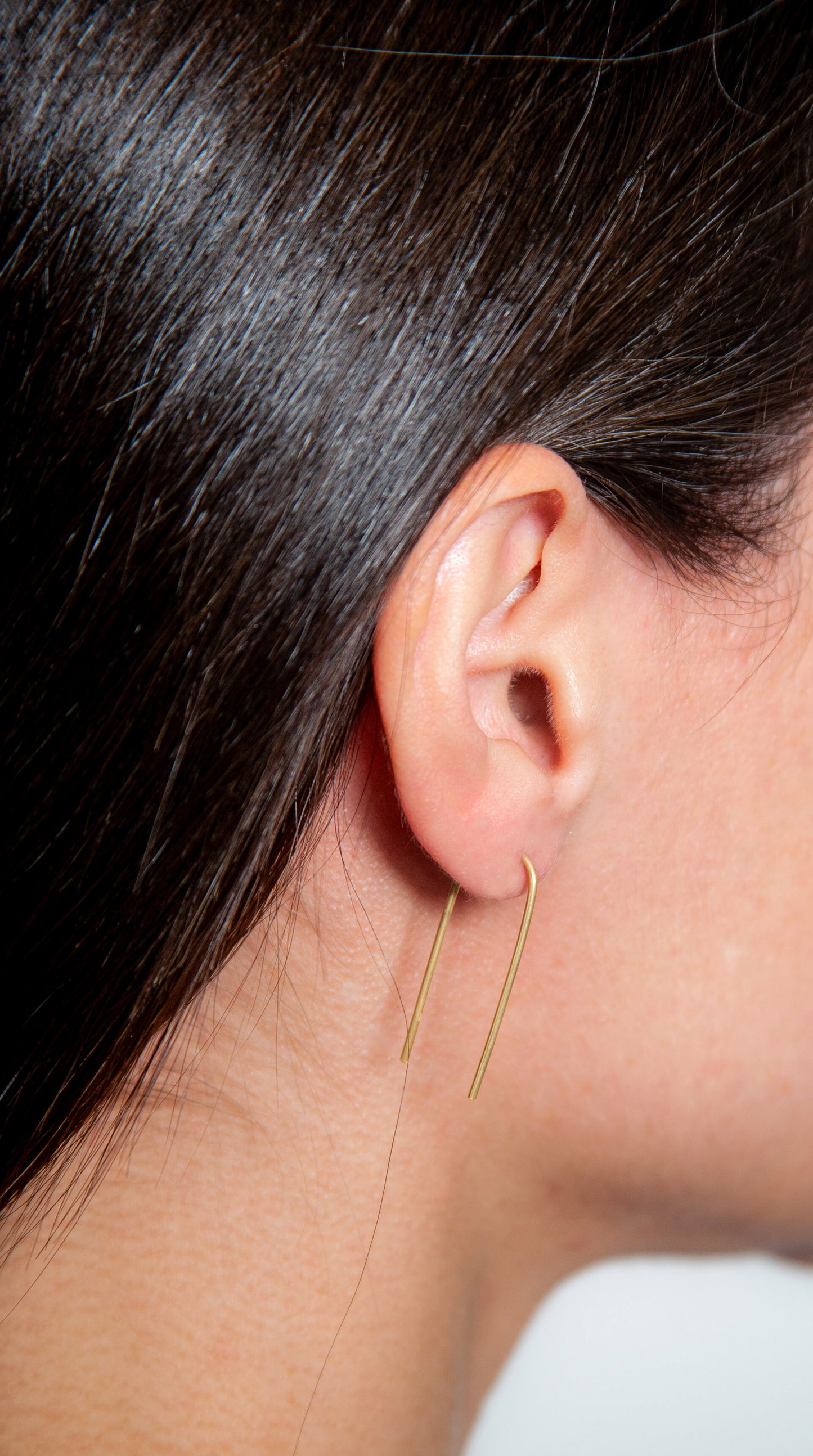 U earrings