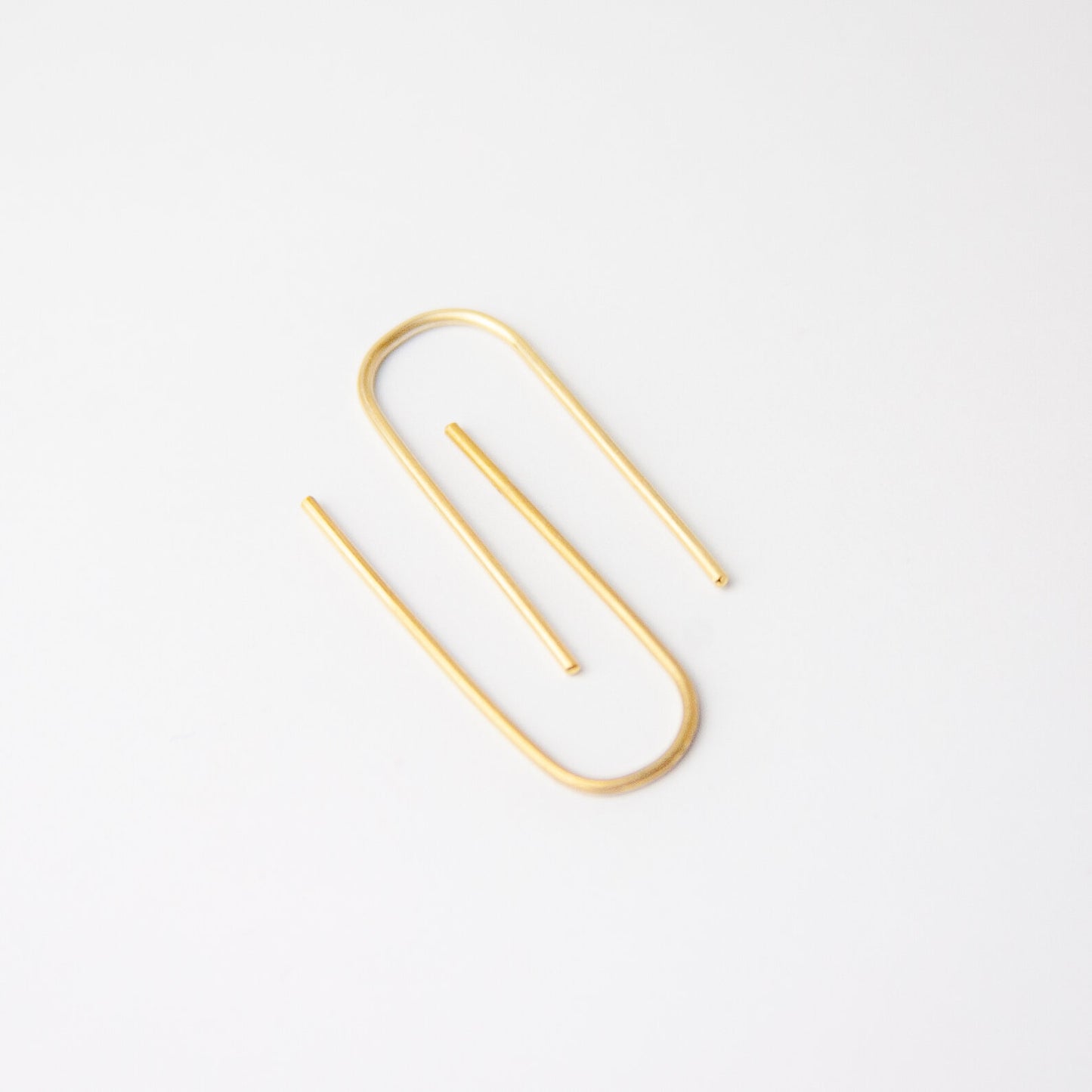 U earrings